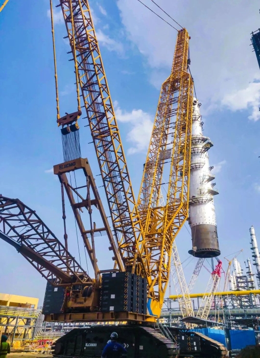奔赴海外！徐工履帶起重機(jī)跨海助建大型石油煉化項(xiàng)目