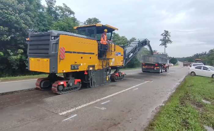 徐工成套道路機械油面施工，這次在馬來西亞！